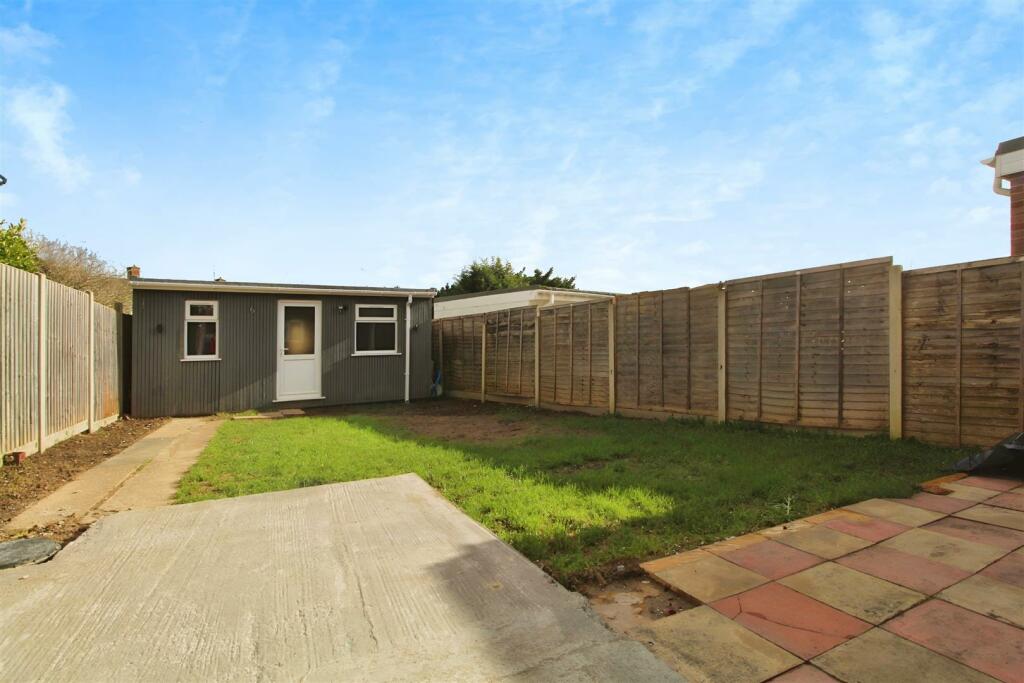 rear 20garden.JPG