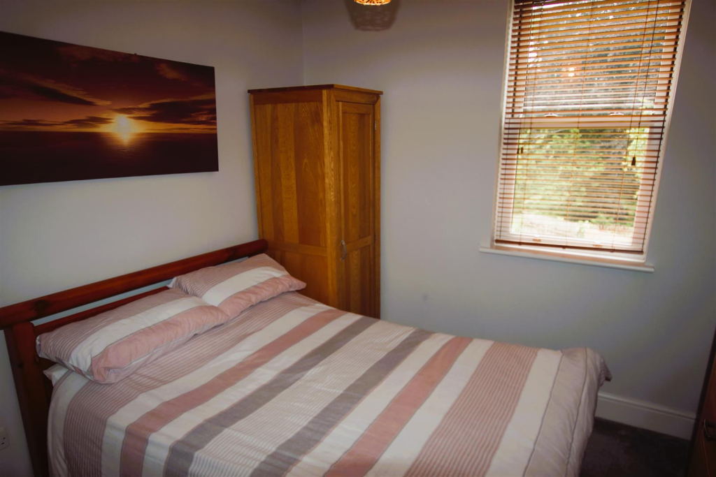 bed 1.5.PNG
