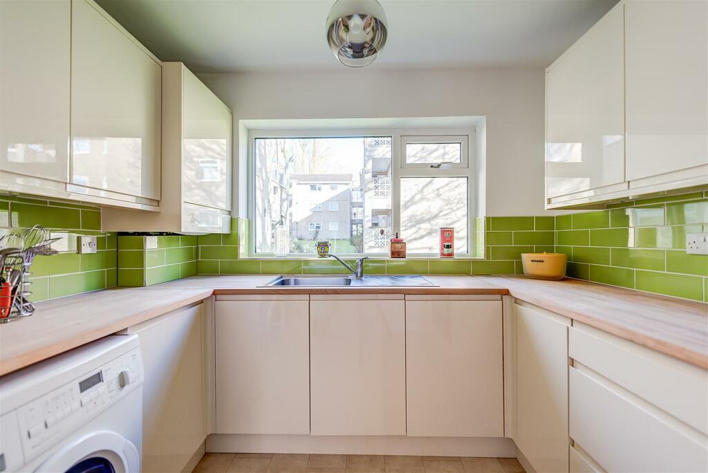 4LaurelCourt(Interior)(14of20).jpg