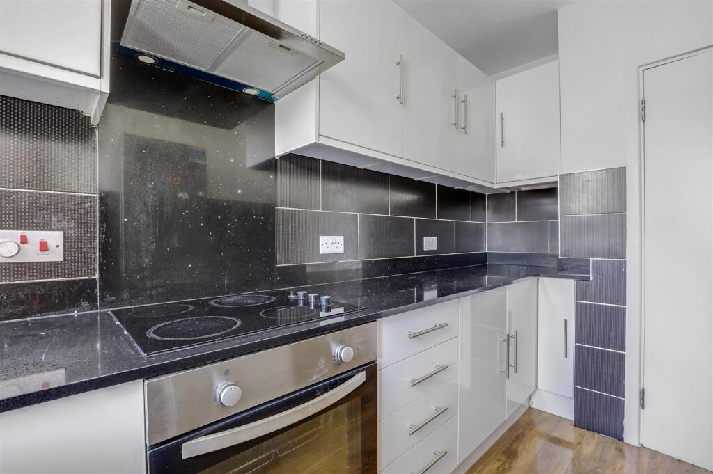 07-8b95JHHFI - 3 Heatfield Garden - 20.jpg