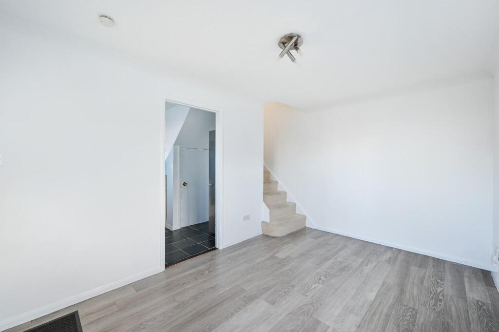 MORSTON CLOSE (6).jpg