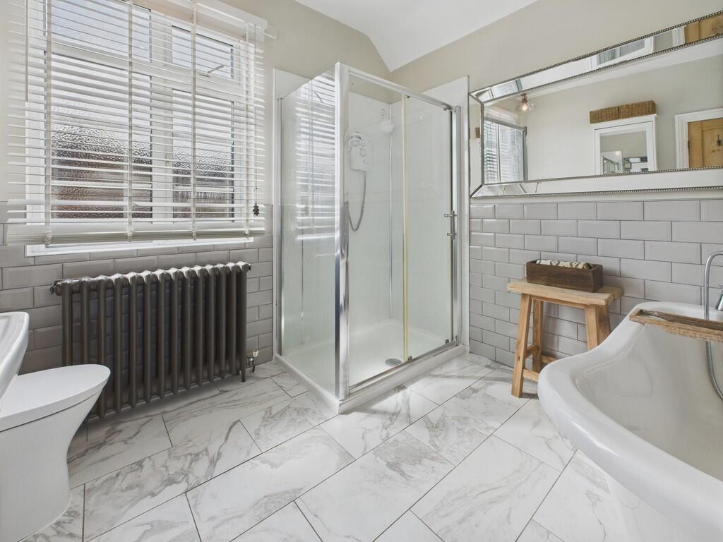 CAM04273G0-PR0157...