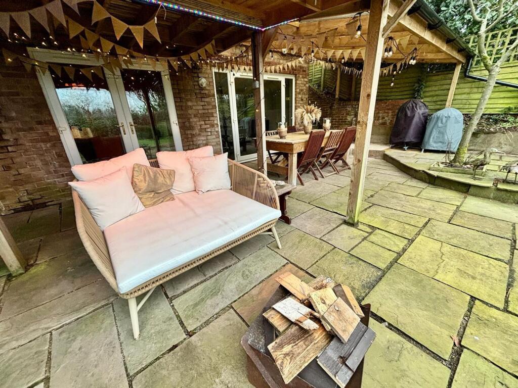 Outside Entertaining Area