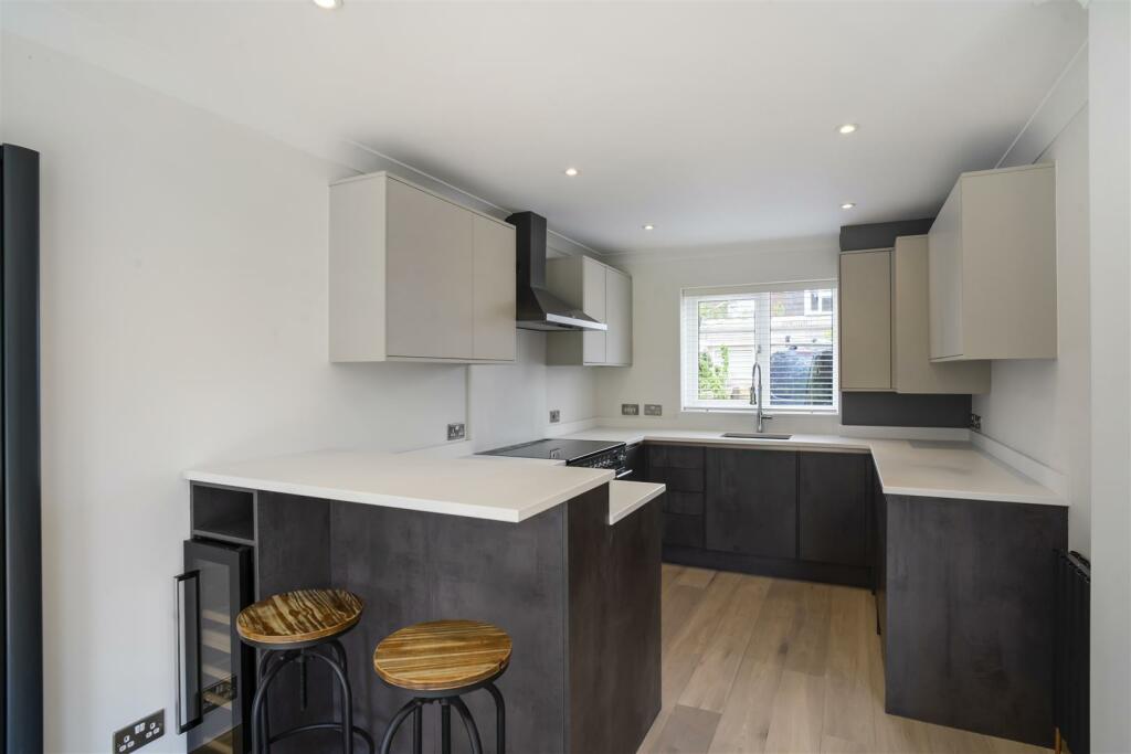 Woolpack Cottages 317876 04.jpg