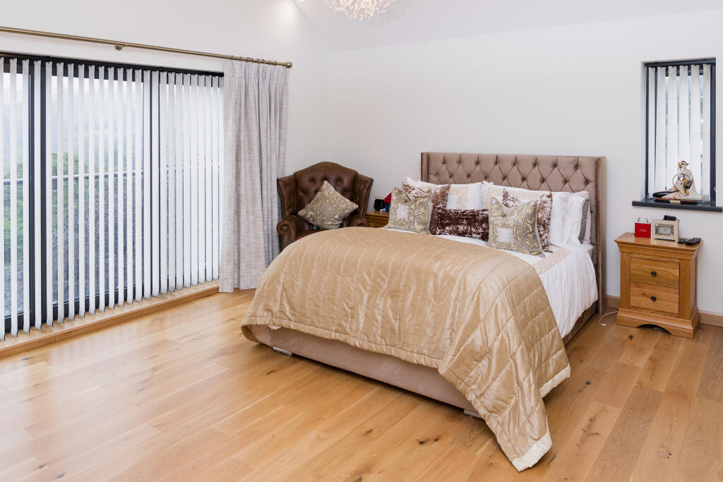 2025-08-07 WALKER &amp; LEWIS-CEFN-34