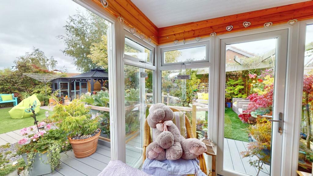 GARDEN ROOM