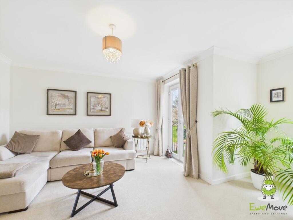 CAM03778G0-PR0191-STILL024