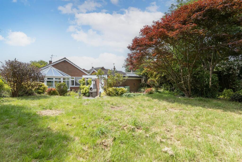 Oatlands, Church Drive