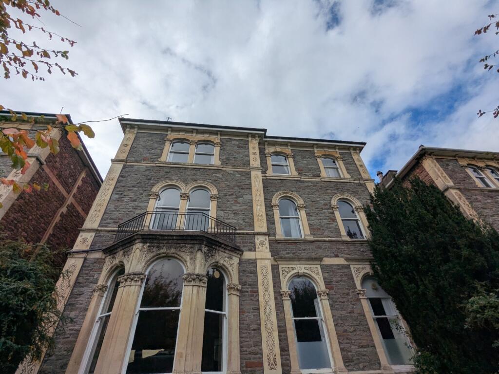 PXL_20251008_123027427