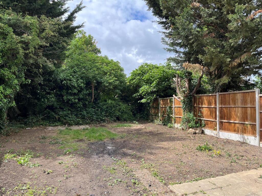 32 Saxon Avenue rear garden.jpg