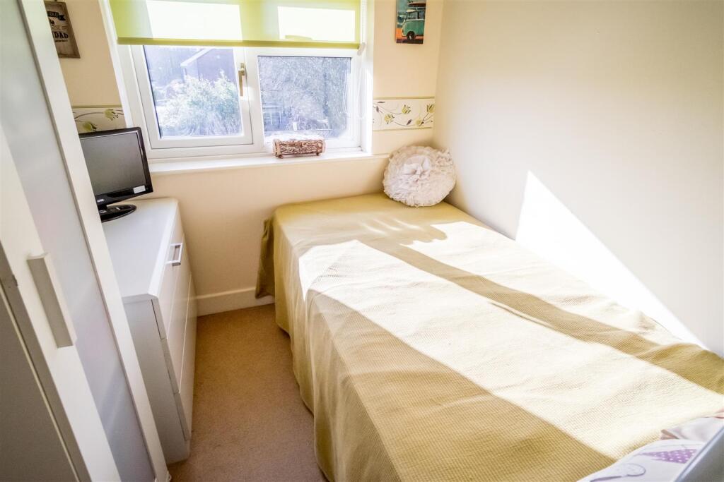 bed33.jpg