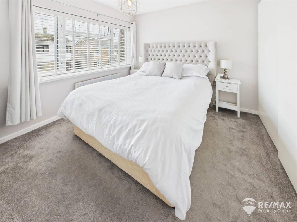 Bedroom 1.jpg