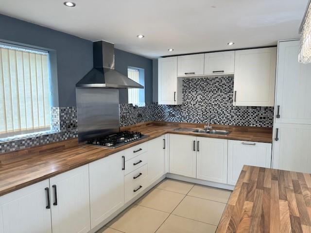 2 Costard kitchen2.jpg