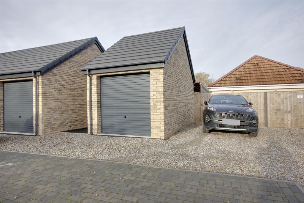 Garage &amp; Parking