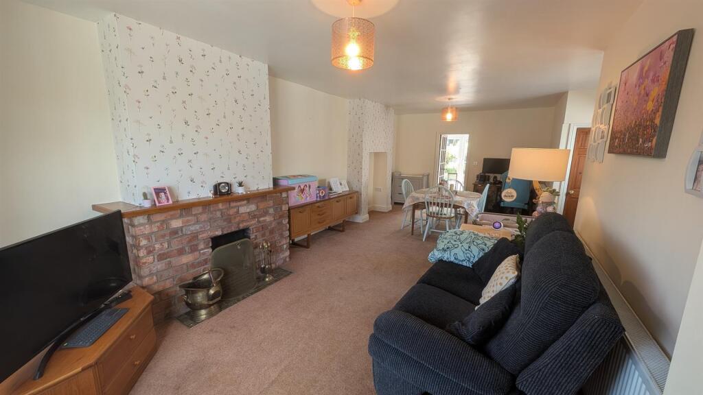 LivingRoomFront.jpg