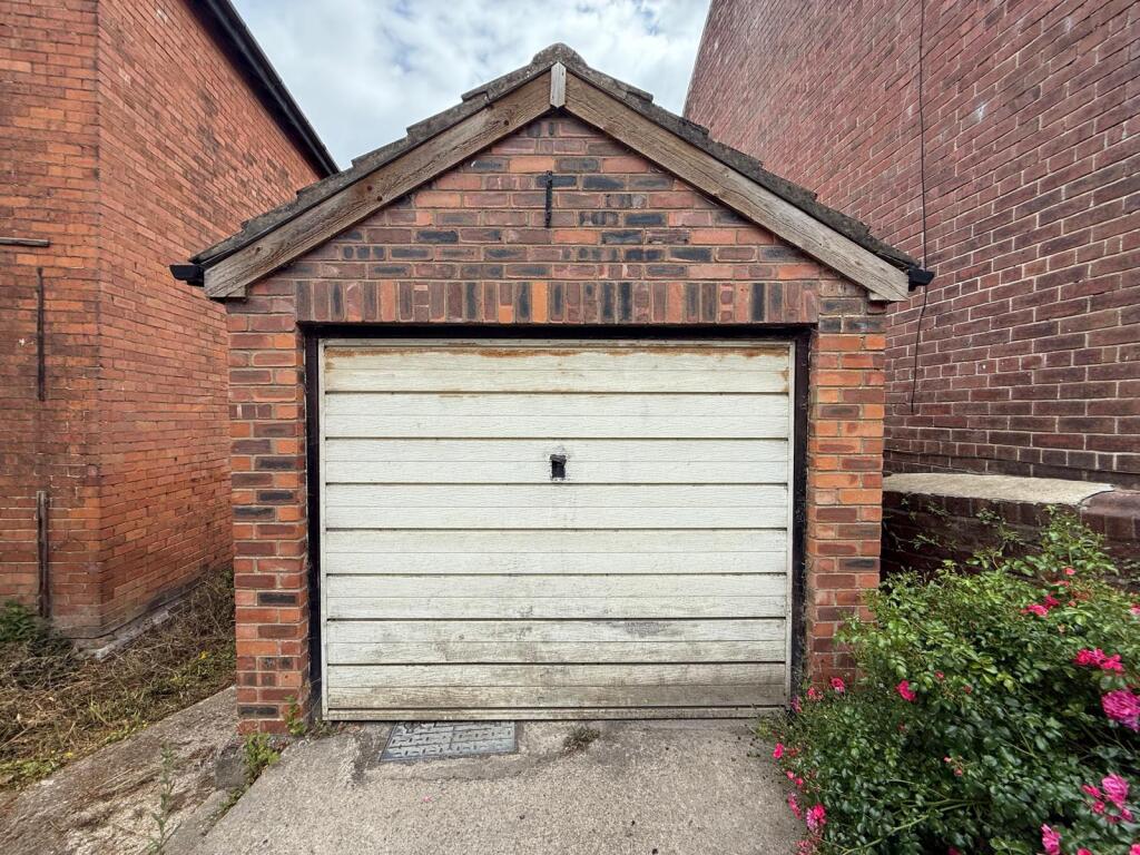 12aa9b57-8c55-4cd5-be27-e175861880f1