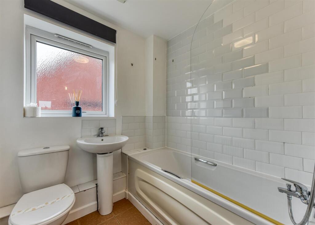 30 Birchwood Road-bathroom.jpg