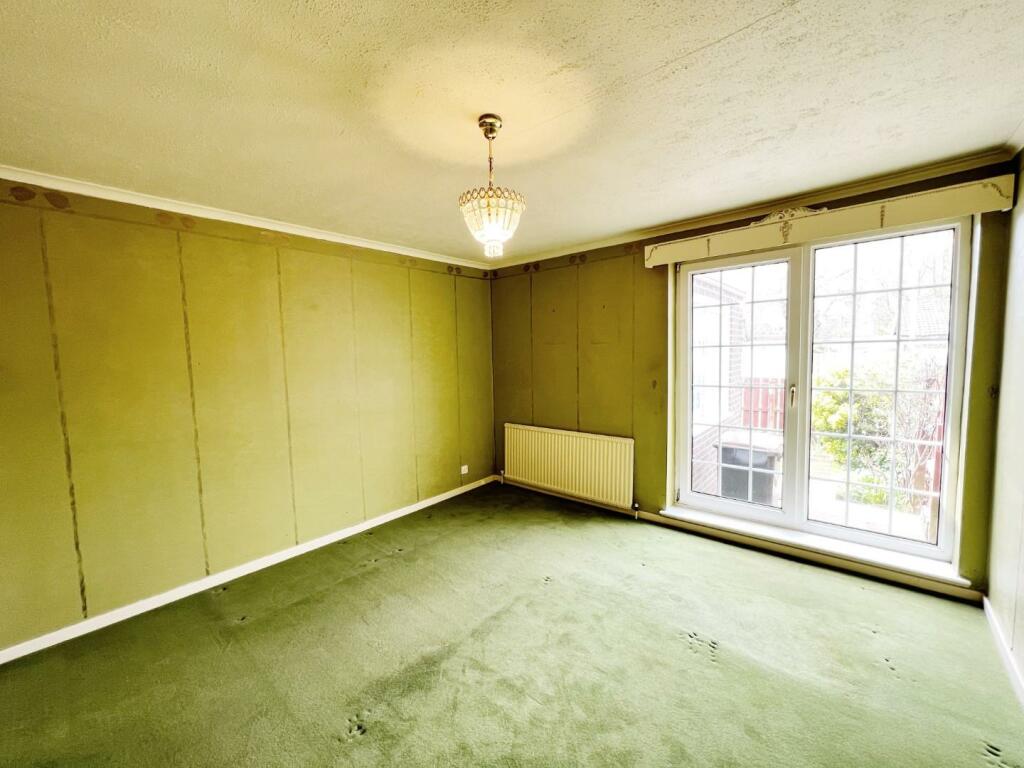 Bedroom 1 pic 2.jpg