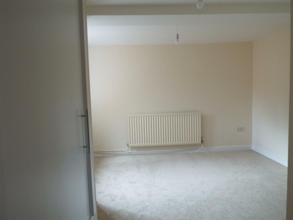 REAR BEDROOM