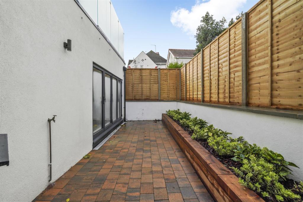 Flat 2 348 Dollis Hill Lane - Wkum90lomC3LnLlgplIx