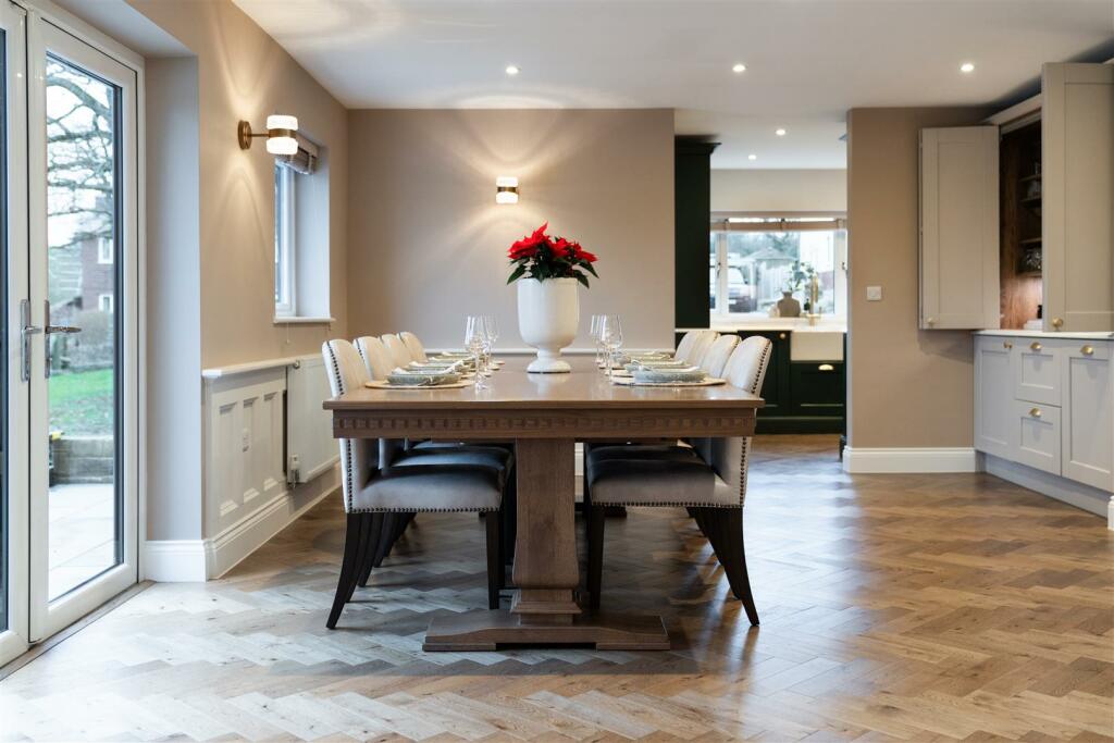 Dining Room-7.jpg