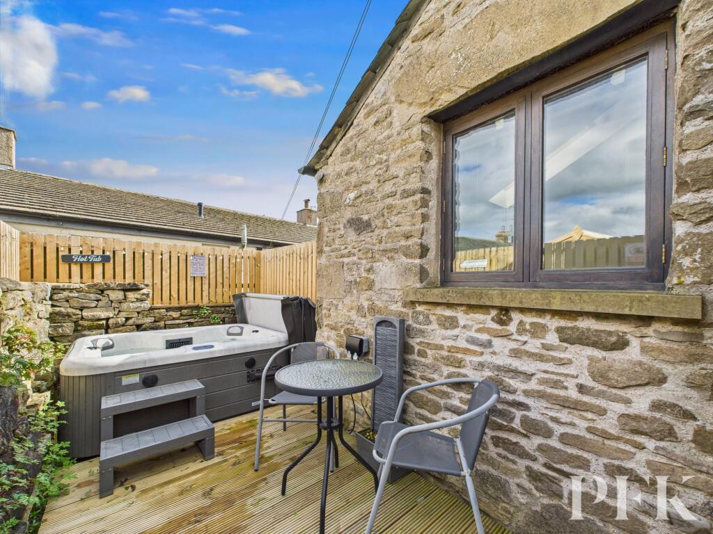 Low Fold Cottage - Outside Area