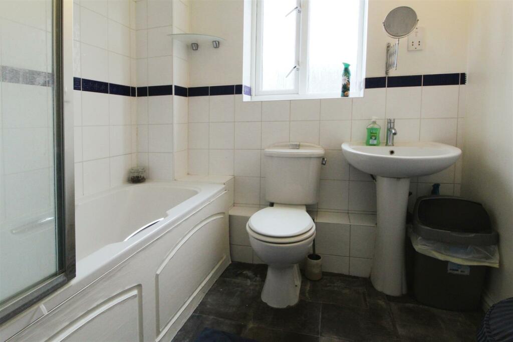 bathroom.jpeg