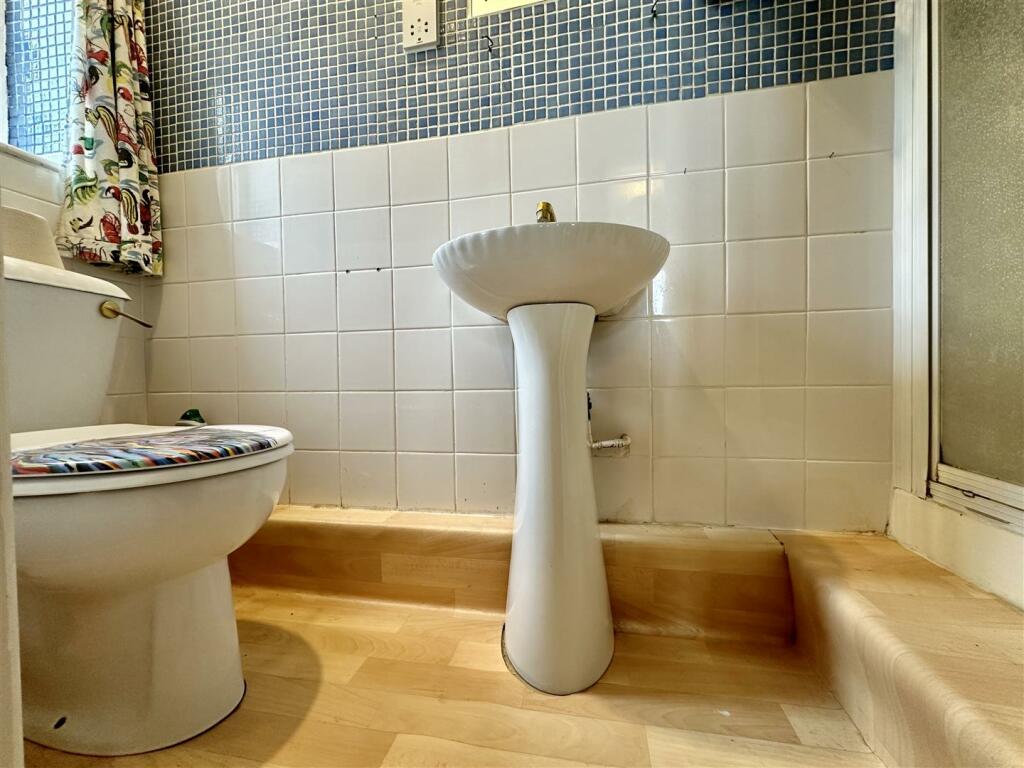 En Suite Shower Room