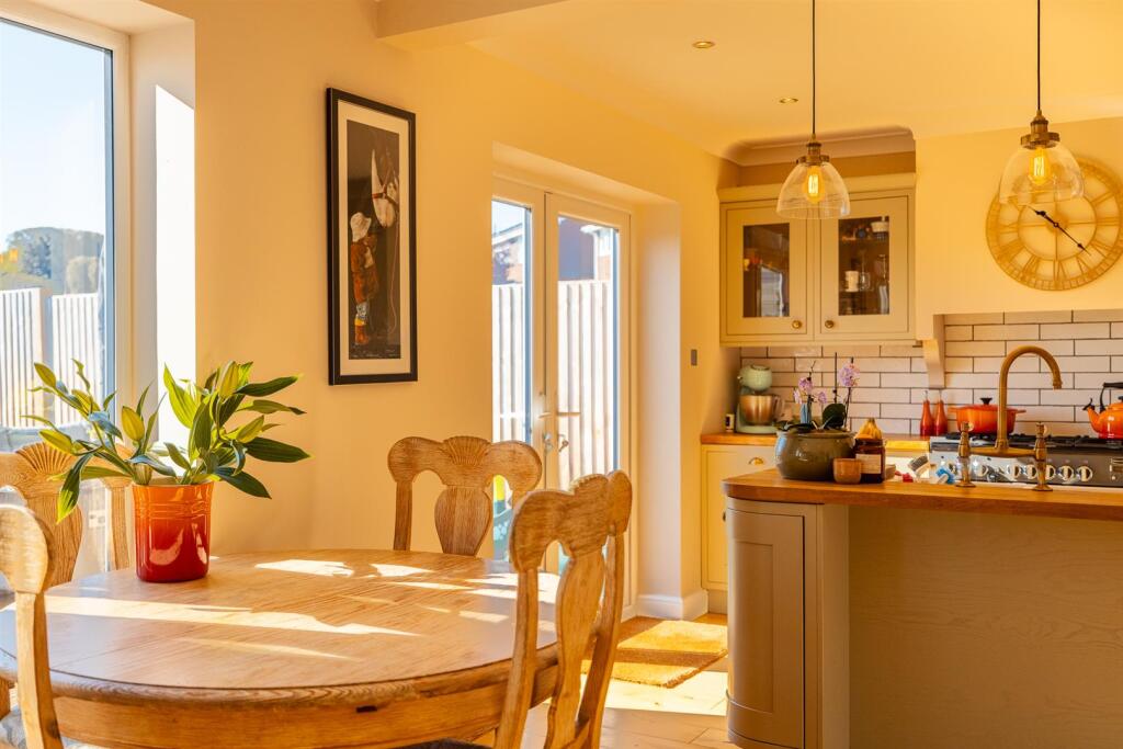 5 Axholme Close-54.jpg