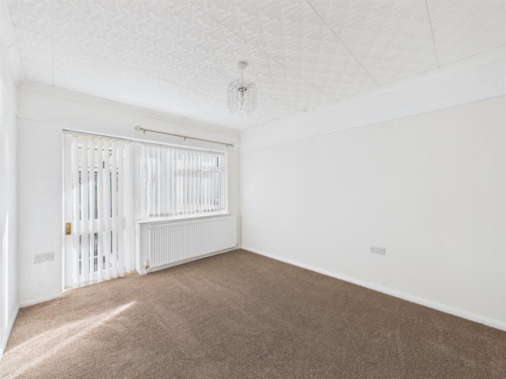 Bedroom: