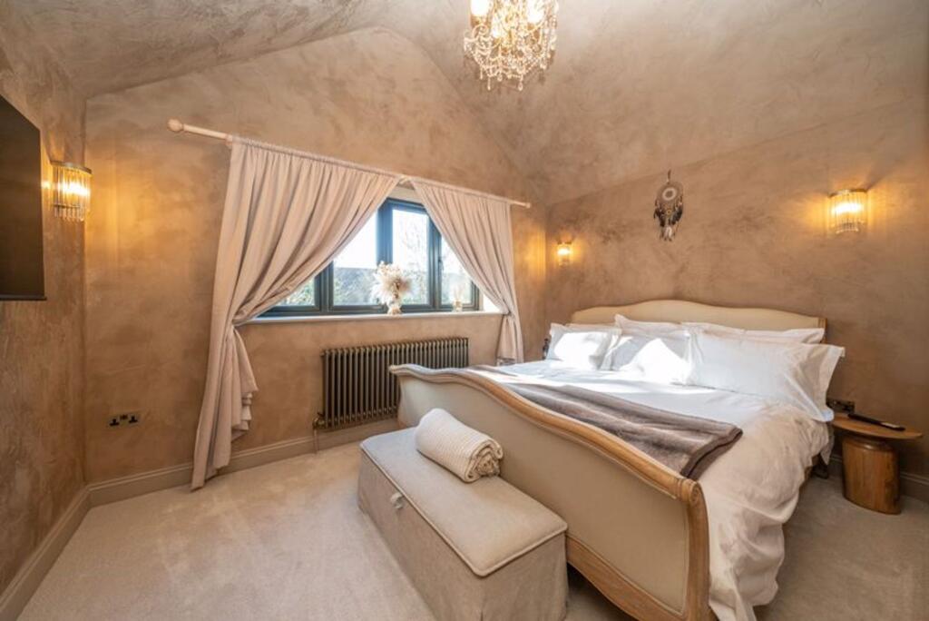Principle Bedroom, Ensuite &amp; Dressing Room