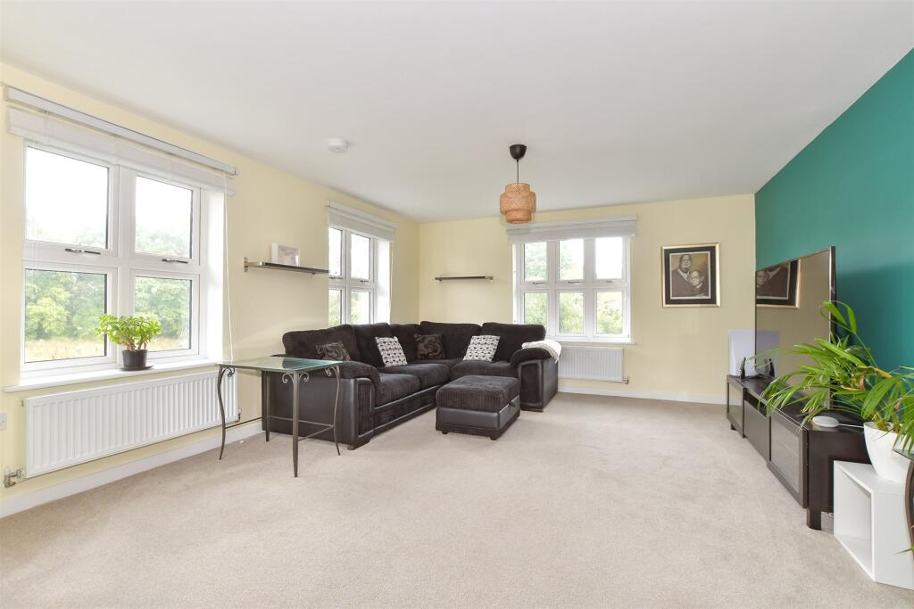 Lounge/Kitchen