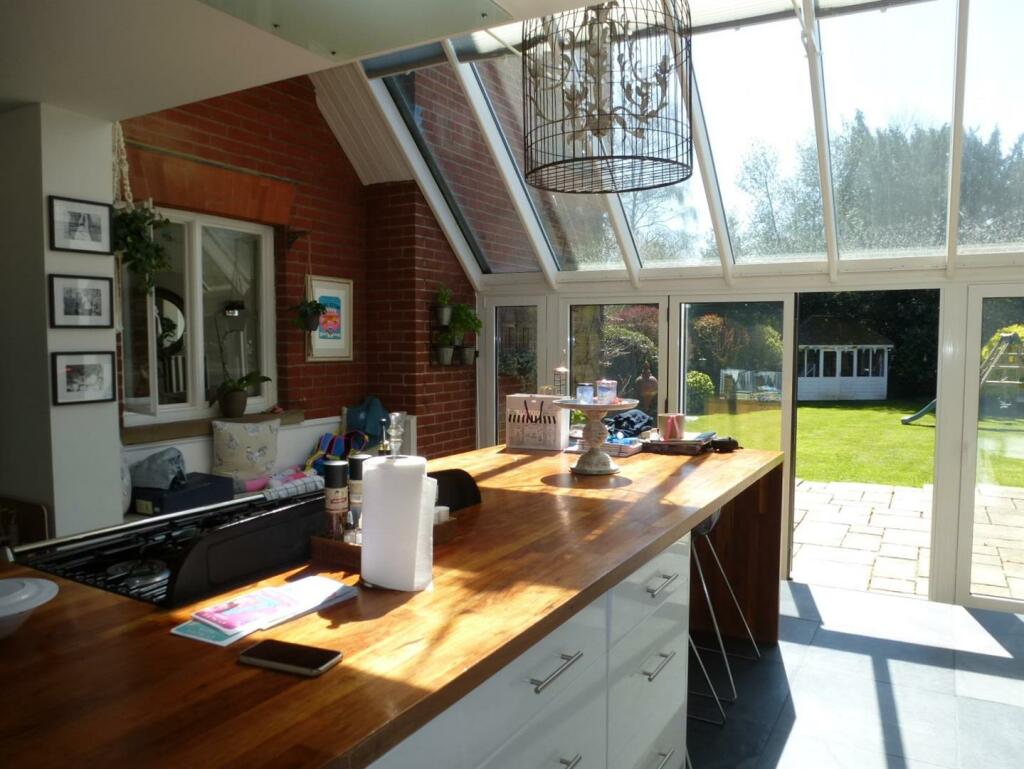 Kitchen 3.JPG