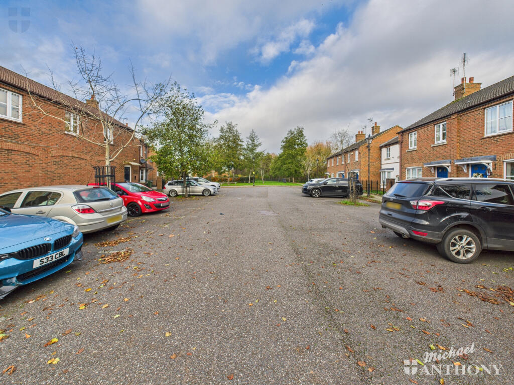 CAM03852G0-PR0476-STILL013