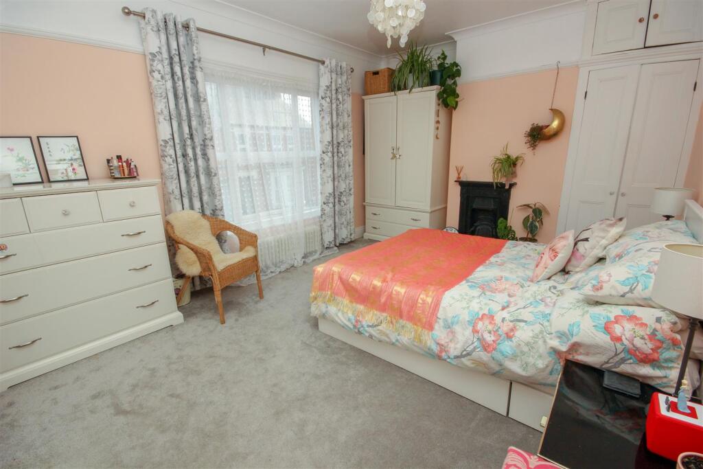 Master Bedroom.jpg