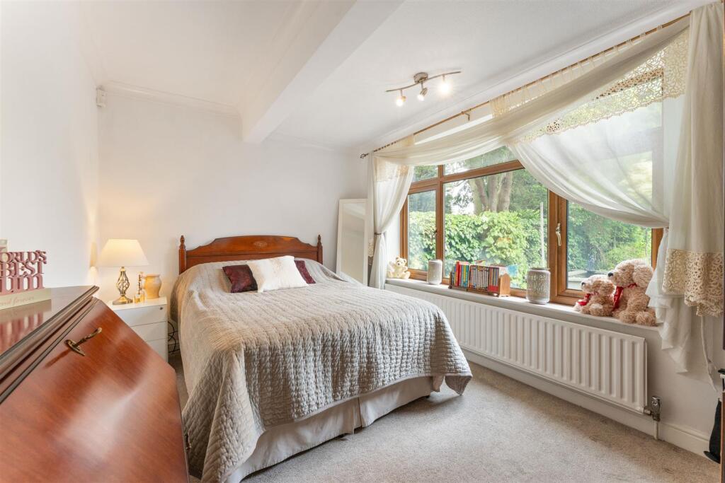 132 Earlswood Common_17.jpg