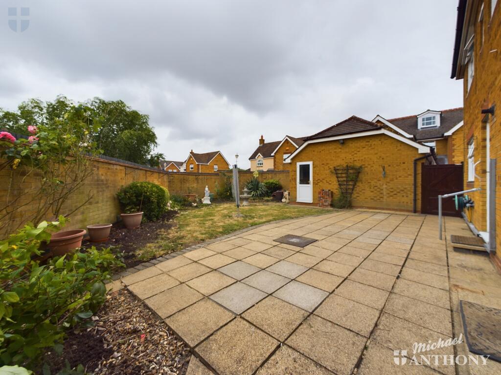 CAM01064G0-PR0419-STILL002