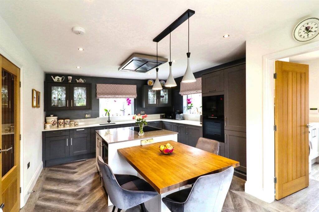 BREAKFAST KITCHEN