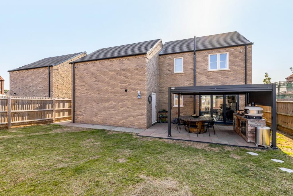 14 Forest Way (Holbeach)-12