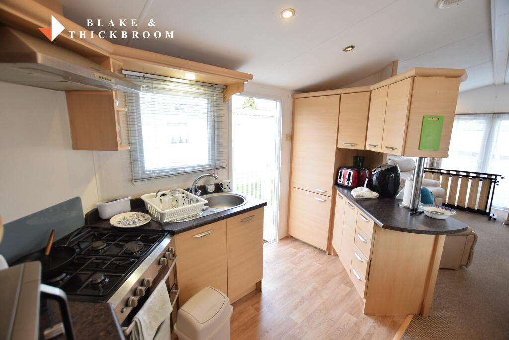 LIVING ROOM / KITCHEN / DINER