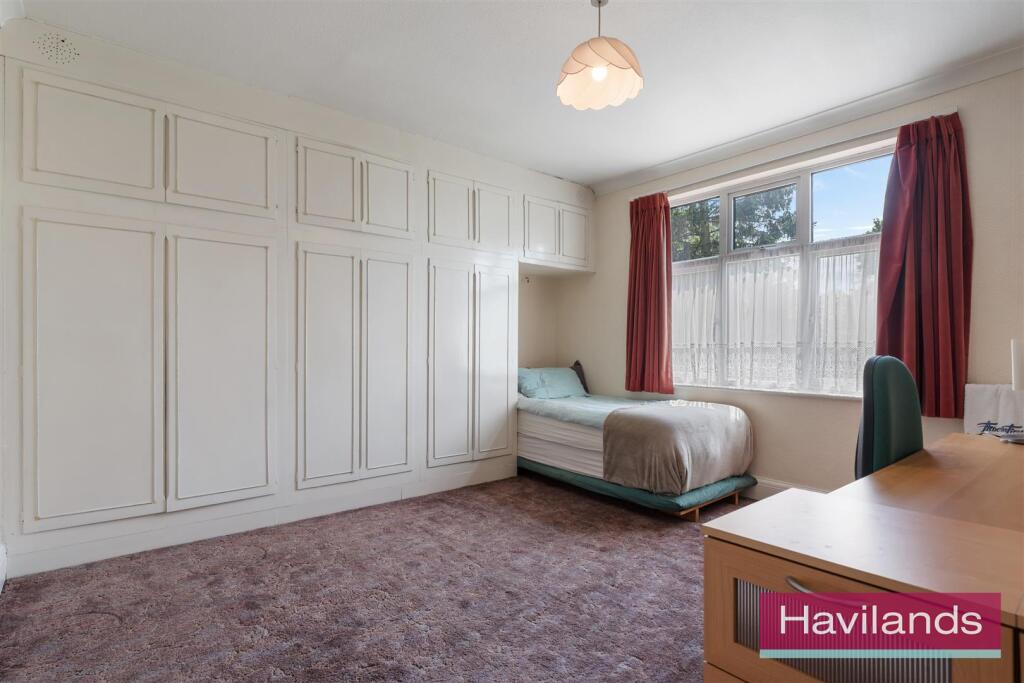 Elmscott Gardens-2.jpg