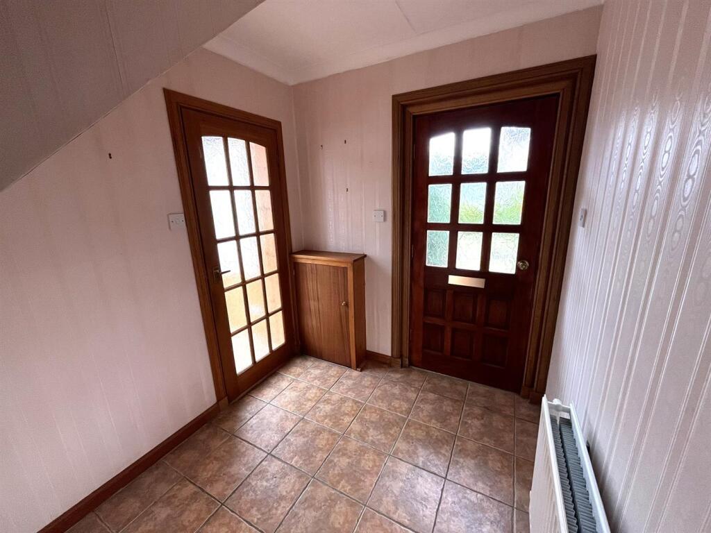 ENTRANCE VESTIBULE