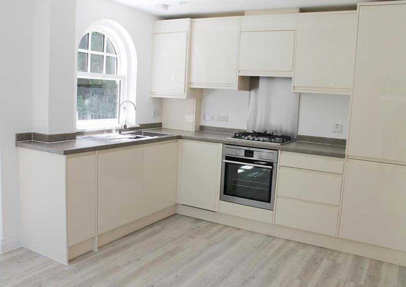 5 bridge house kitch