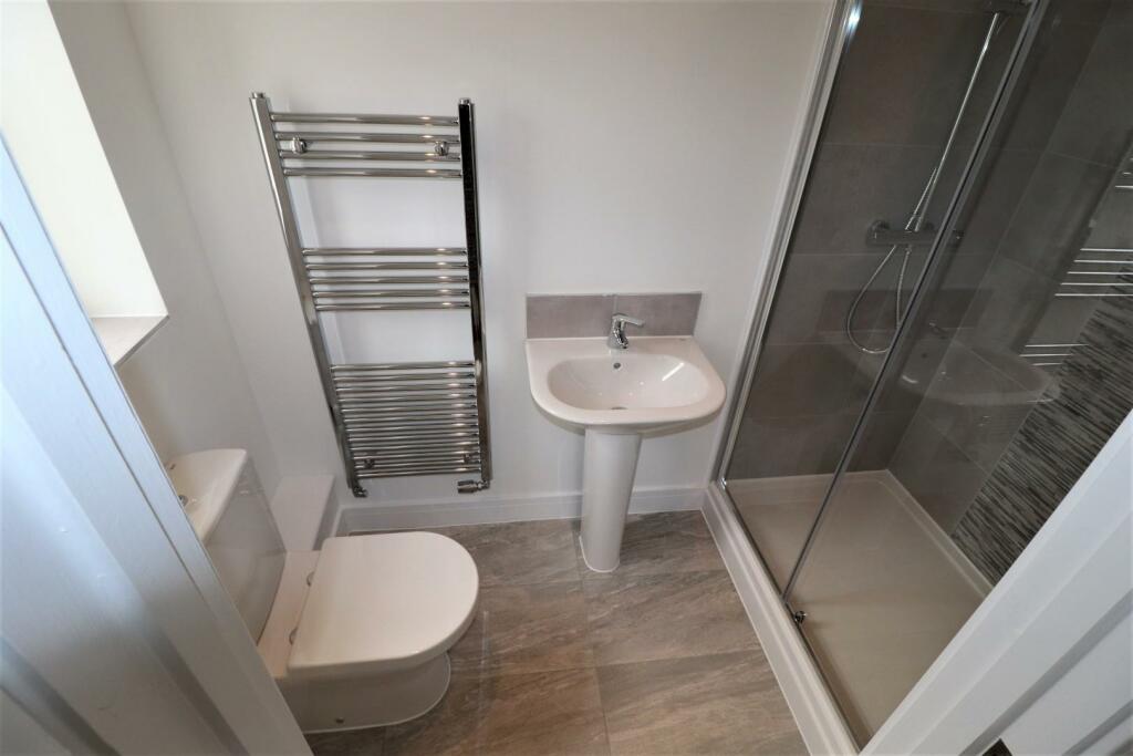 Master Bedroom Ensuite.jpg