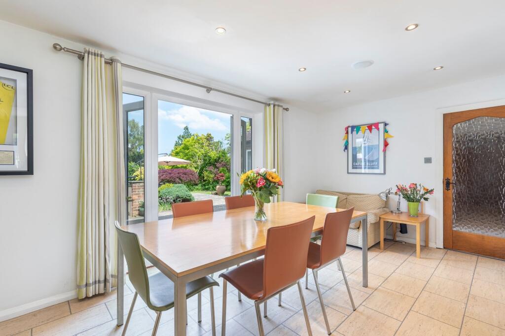Breakfast room
