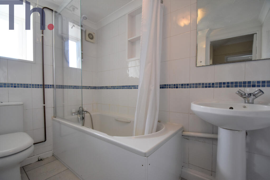 Bungalow 1 Bathroom