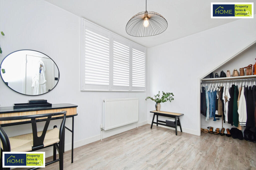 5d5cc82a-Dressing 20Room.JPG