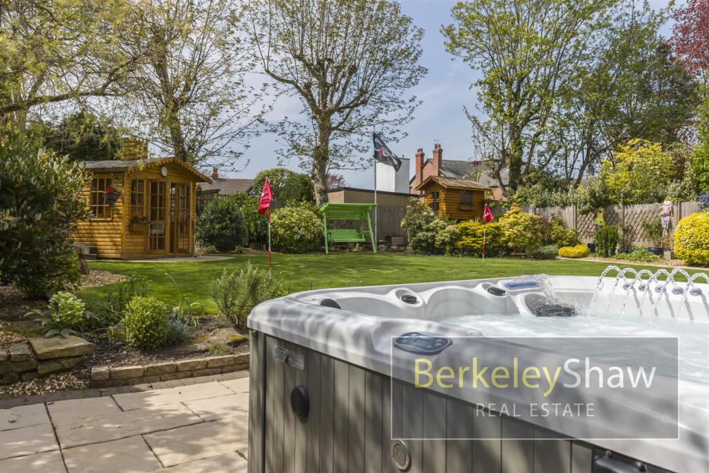 2 Mayfield Court Victoria Road Formby L377JL 026.j