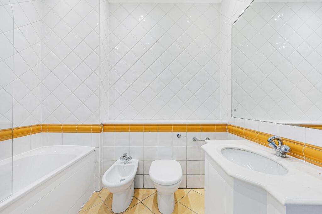 F2, 20 Hanger-17.jpg