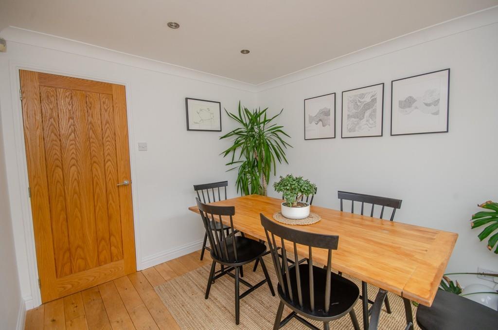 Dining room pic 2.jpg